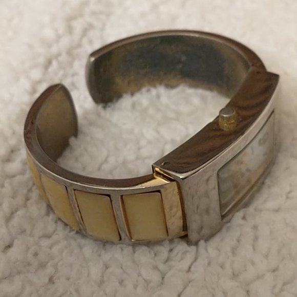 Watch - Picture 2 of 3